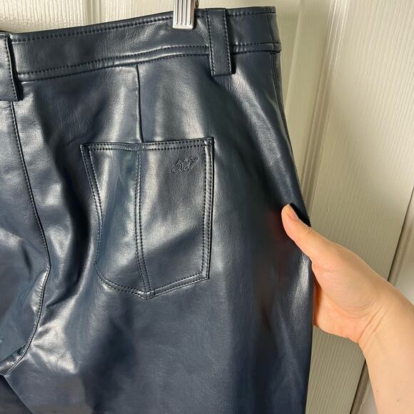 Cinq A Sept Benji Vegan Leather Cropped Seam Navy Flare Leg Pants 14 - Picture 8 of 12
